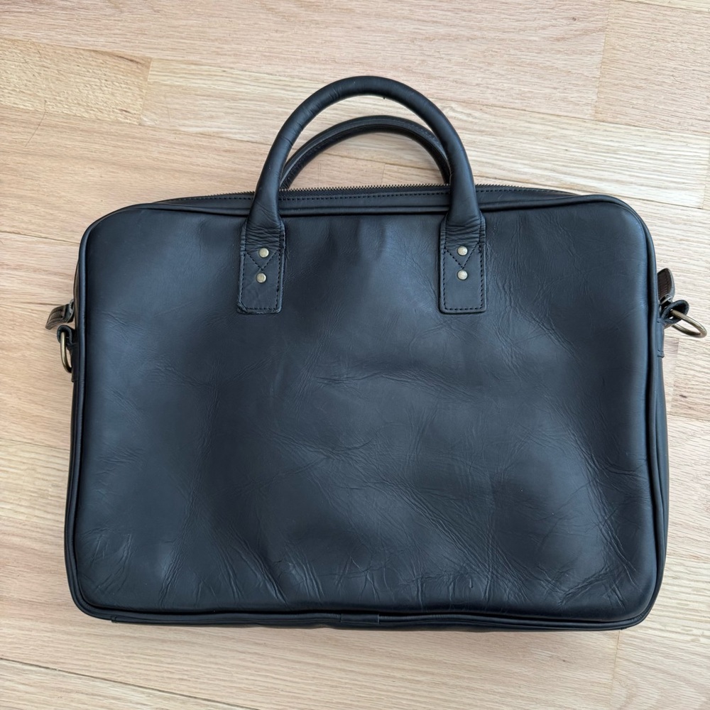 Ona Black Men's leather Briefcase